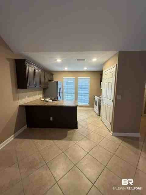 389 Clubhouse Dr #HH3 - Photo 6 of 11