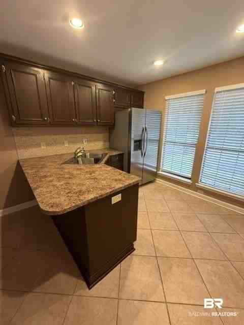 389 Clubhouse Dr #HH3 - Photo 7 of 11