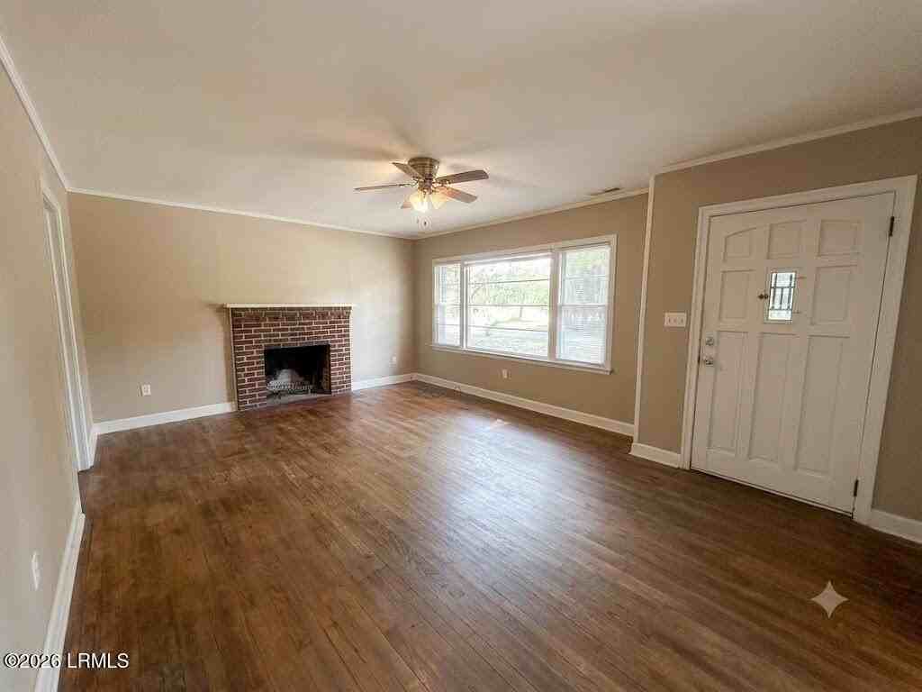 500 Pilot St - Photo 4 of 32