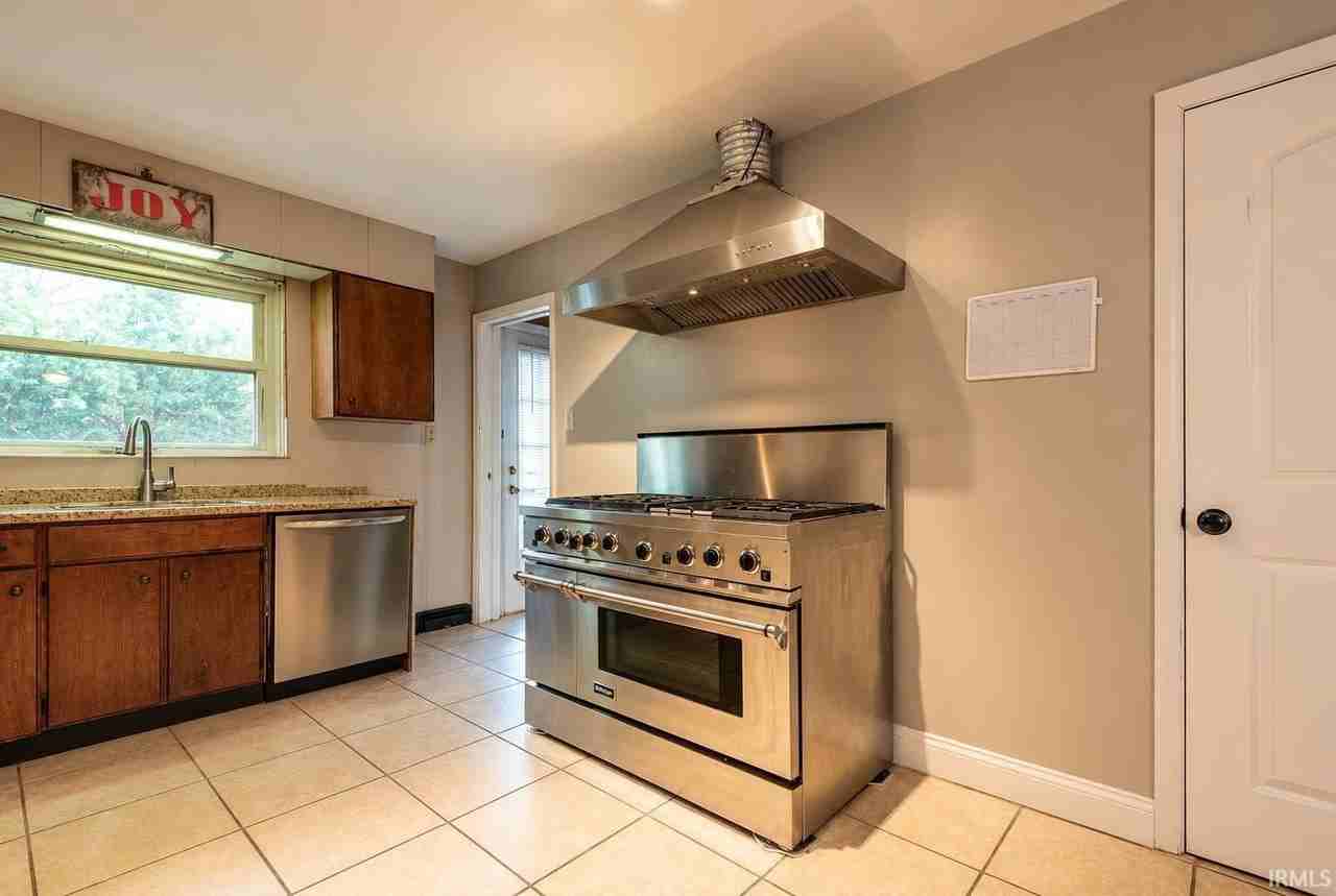 120 E Dixie St - Photo 4 of 19