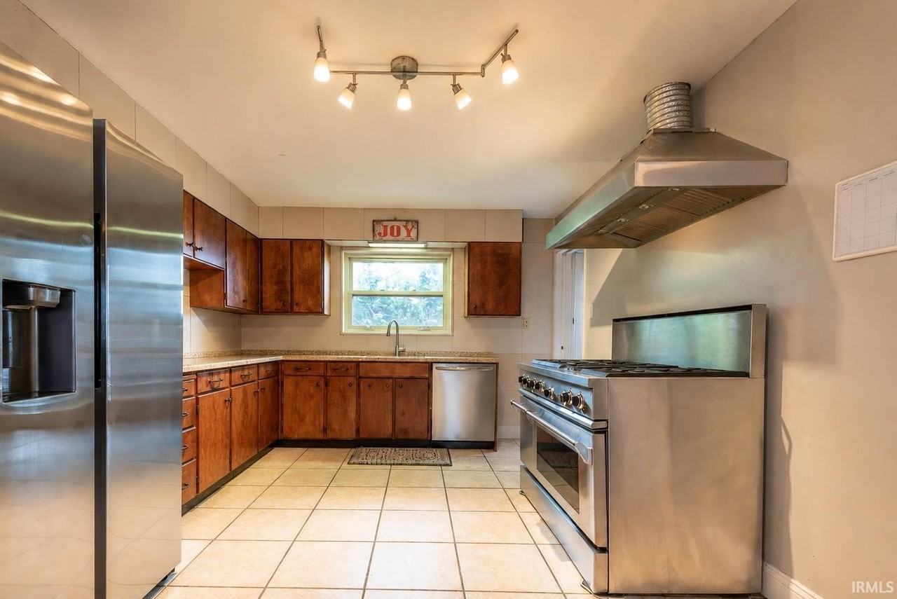 120 E Dixie St - Photo 5 of 19