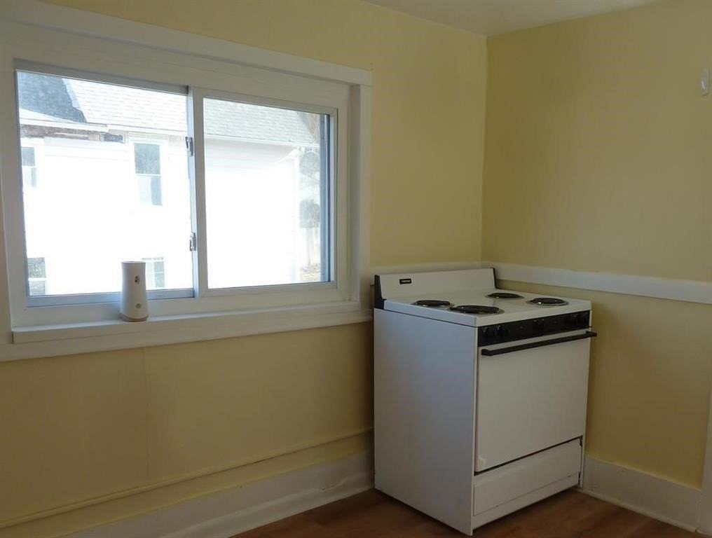 118 W 6th St #118 - Photo 7 of 14