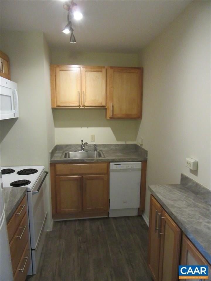 1215 Wertland St #C42 - Photo 4 of 11