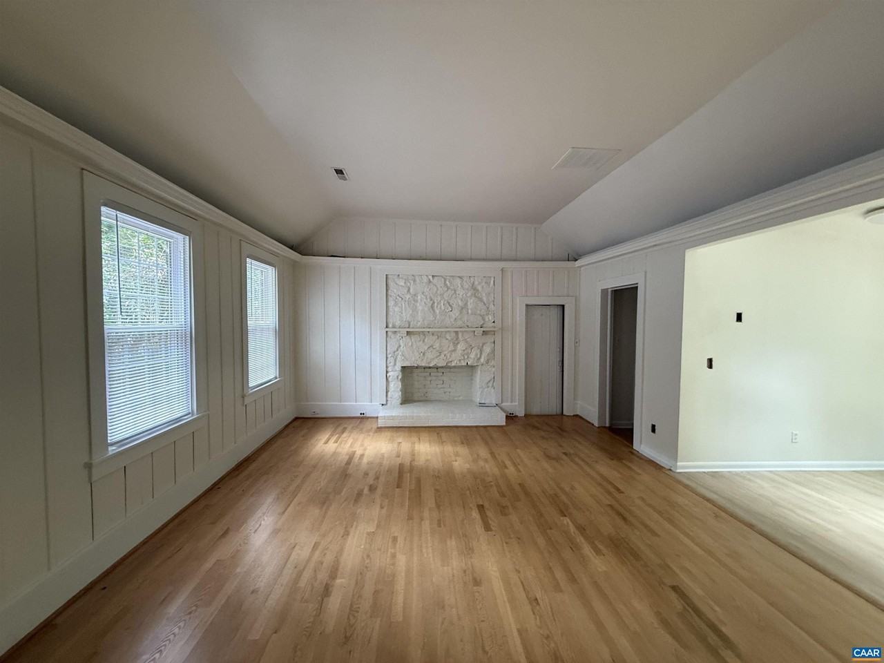 140 Valley Rd - Photo 3 of 16