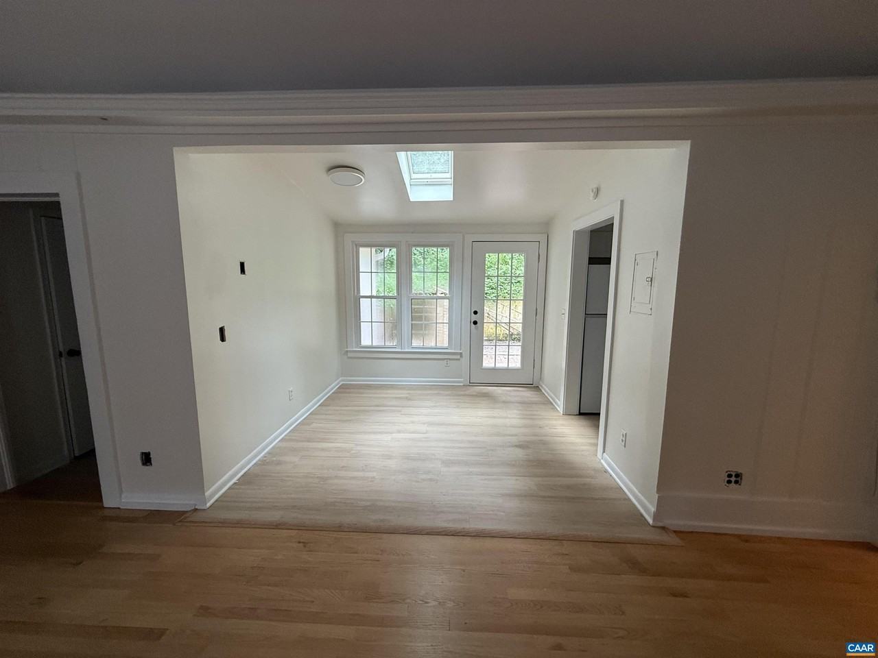 140 Valley Rd - Photo 4 of 16