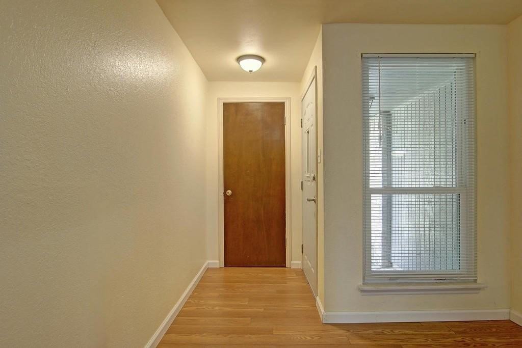 11401 Woodway Creek Dr - Photo 2 of 38