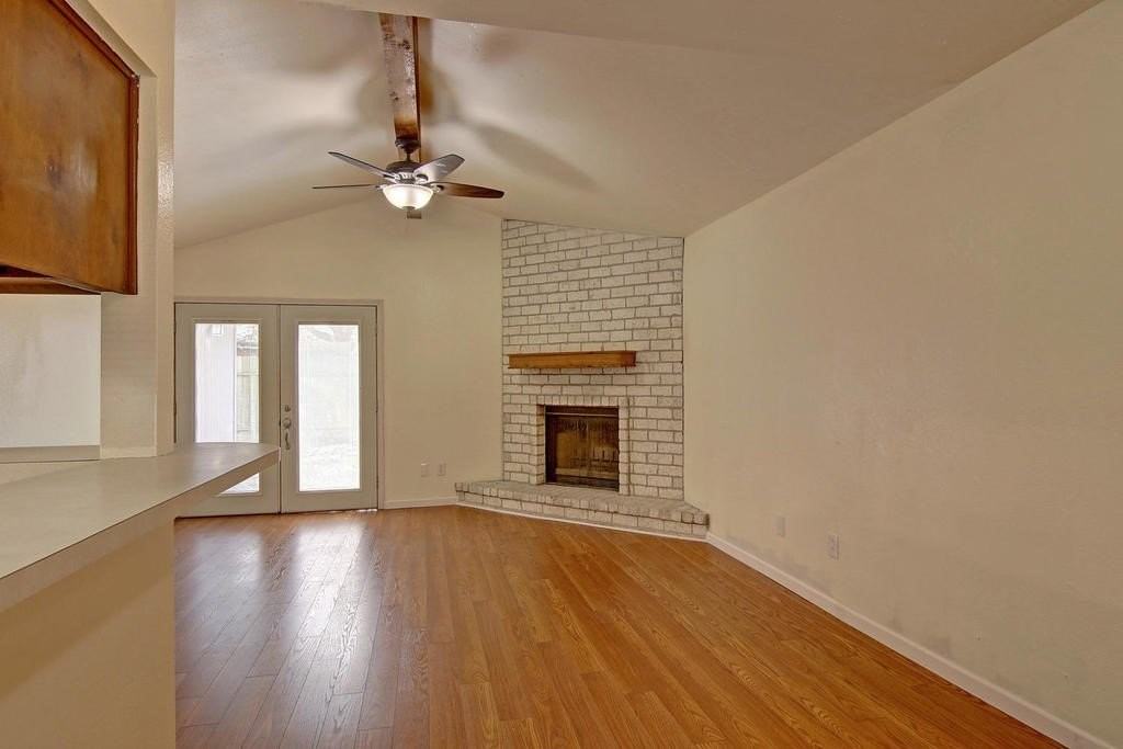 11401 Woodway Creek Dr - Photo 4 of 38