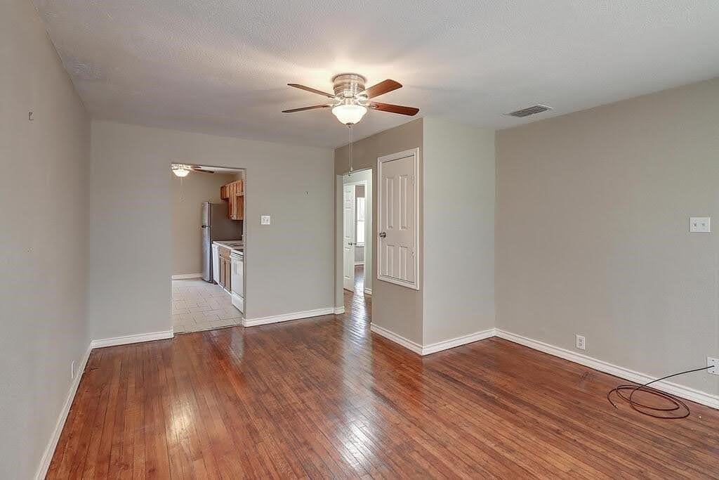 4946 Monitor St - Photo 7 of 38