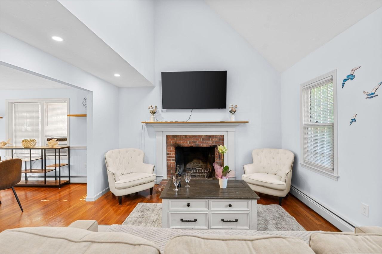 32 Wintergreen Rd - Photo 4 of 33