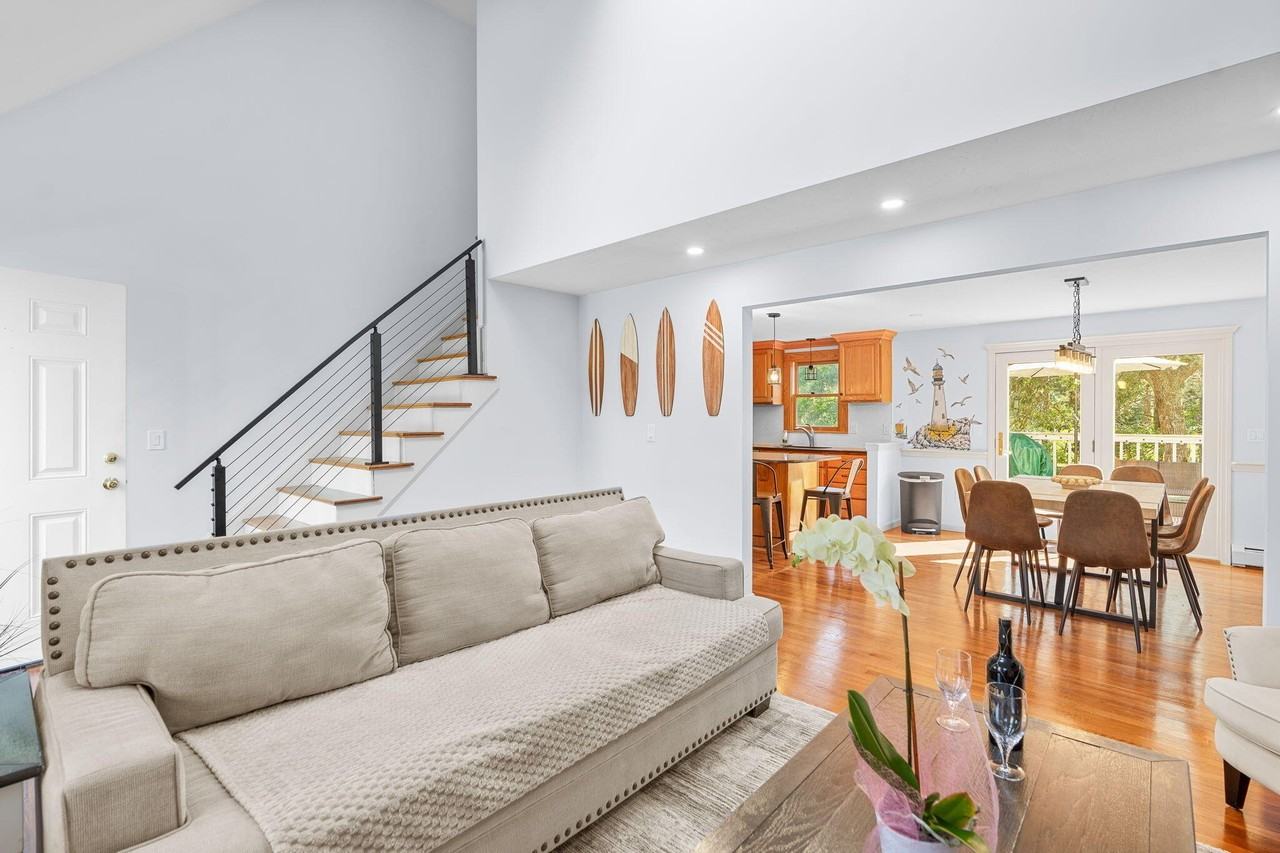 32 Wintergreen Rd - Photo 6 of 33