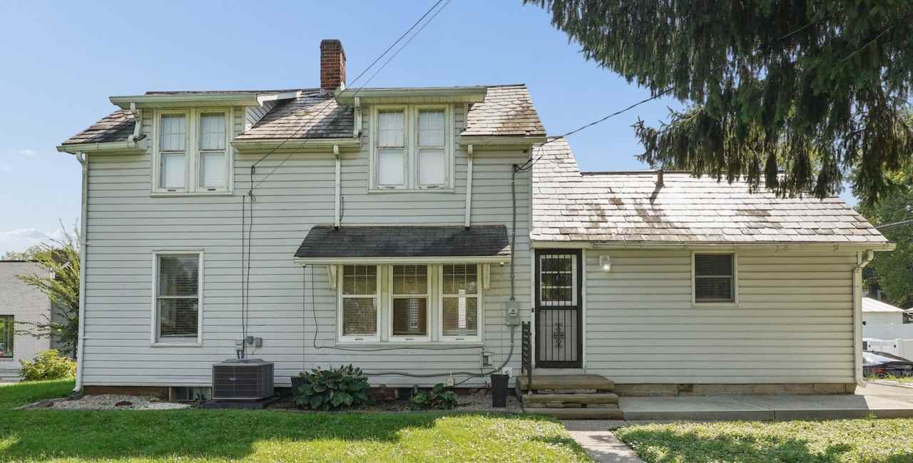 325 Main St - Photo 3 of 35