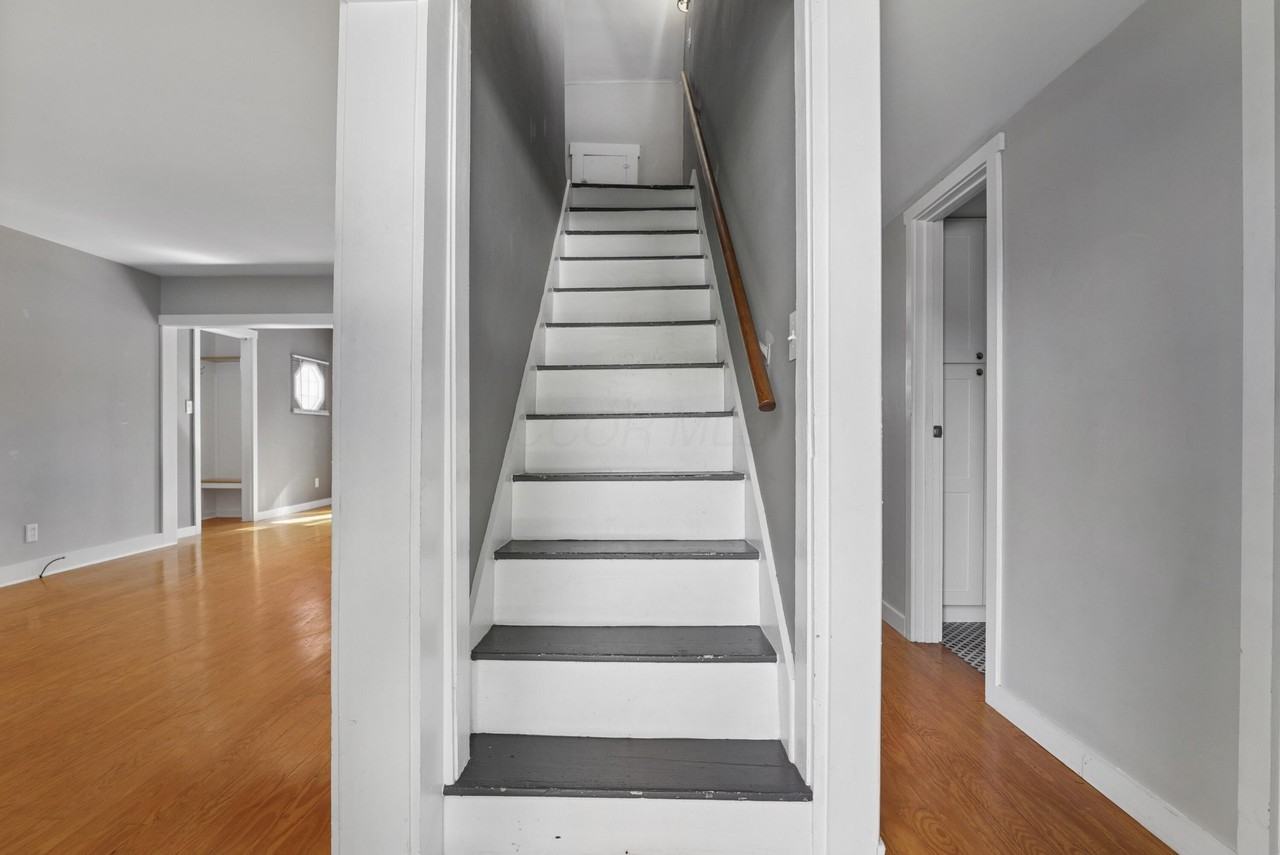 325 Main St - Photo 6 of 35