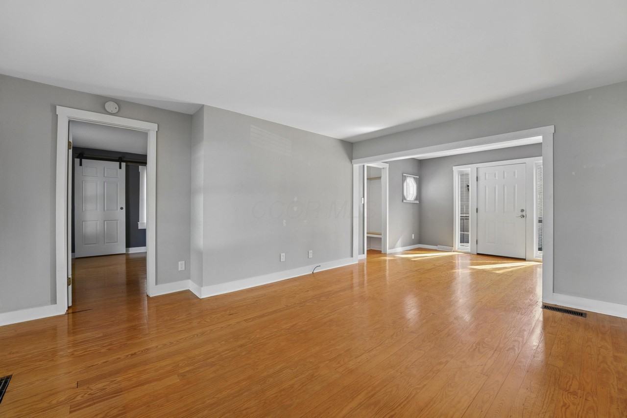 325 Main St - Photo 7 of 35