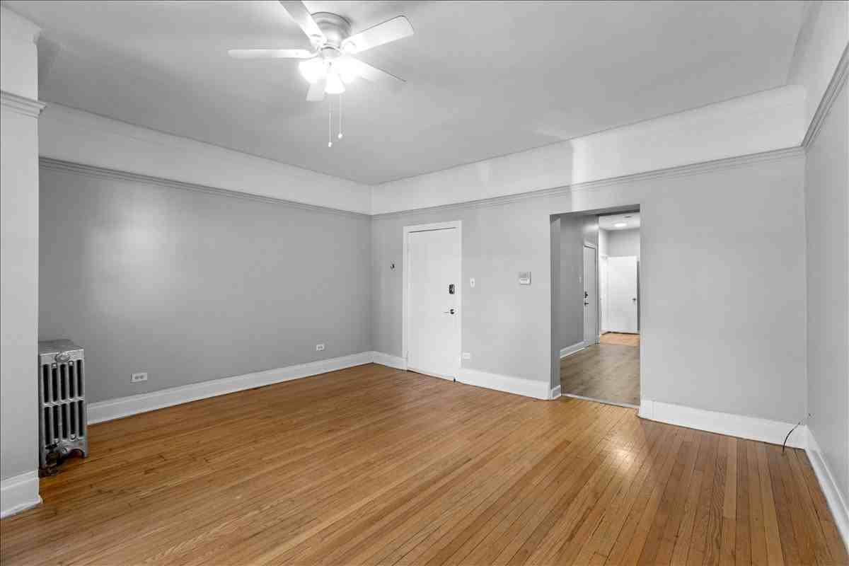 5018 S Blackstone Ave #101 - Photo 3 of 10