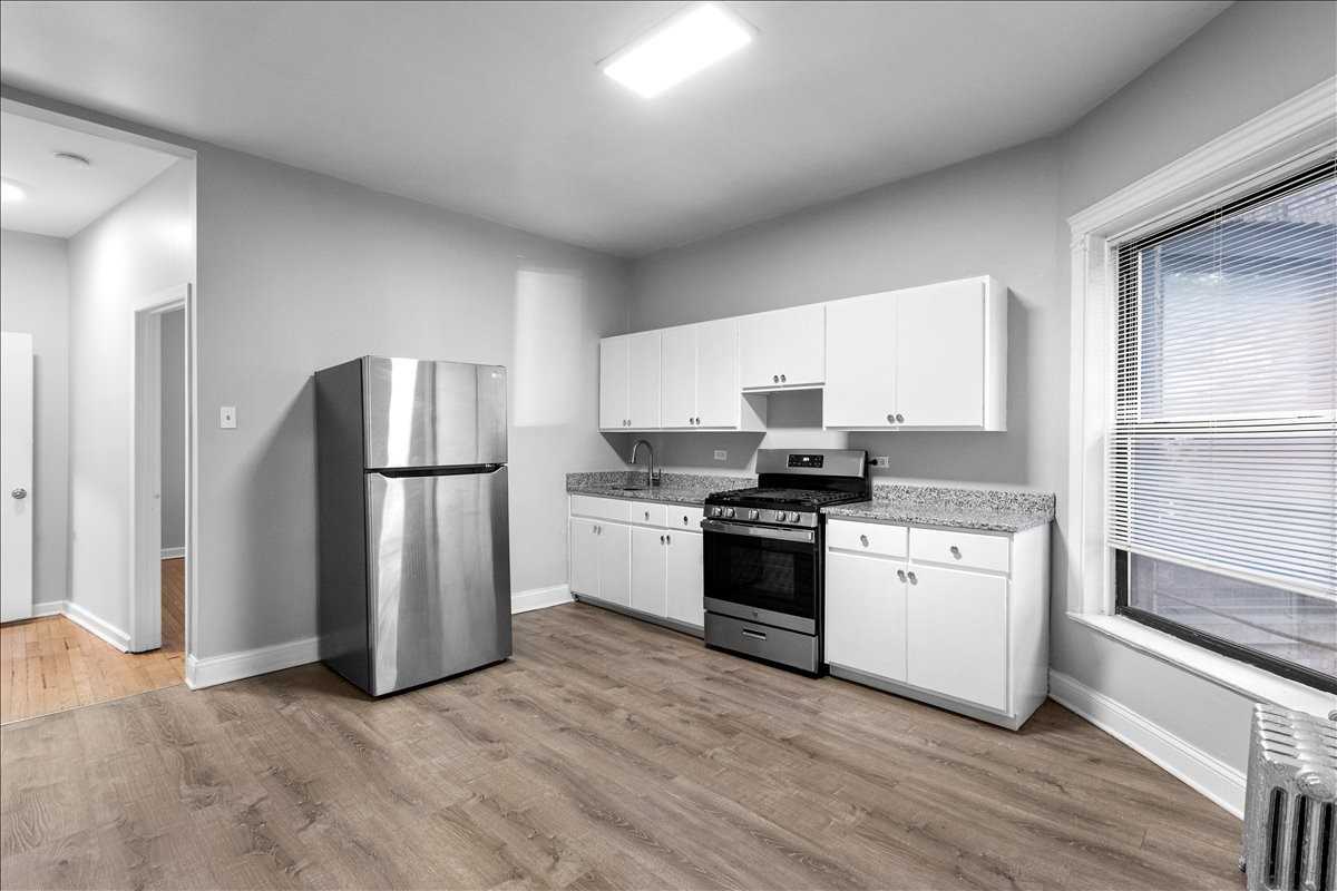 5018 S Blackstone Ave #101 - Photo 4 of 10