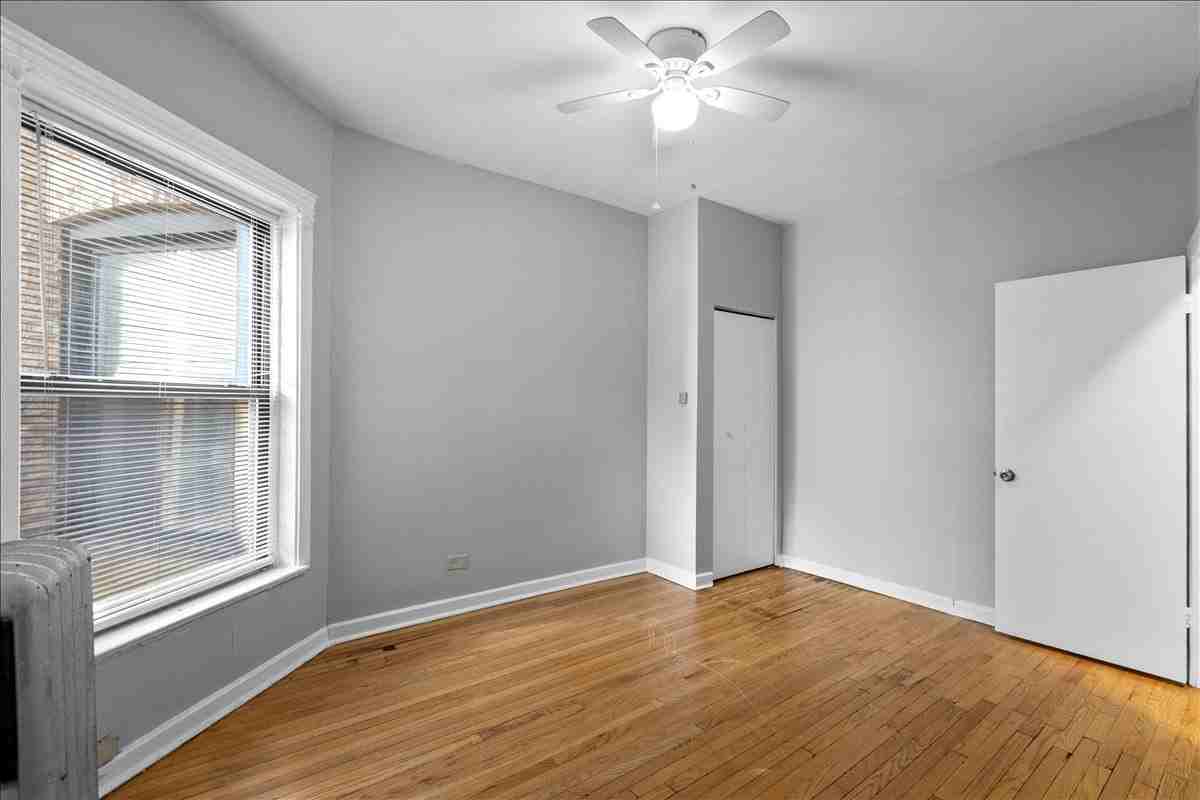 5018 S Blackstone Ave #101 - Photo 6 of 10