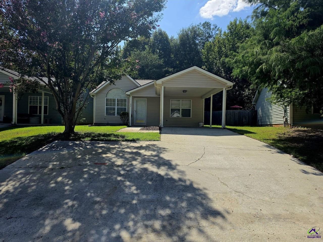 434 Woodland Dr - Photo 2 of 27