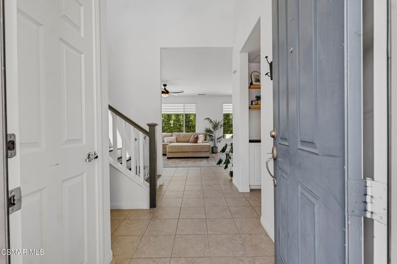 4707 Beachwood Ct - Photo 5 of 33