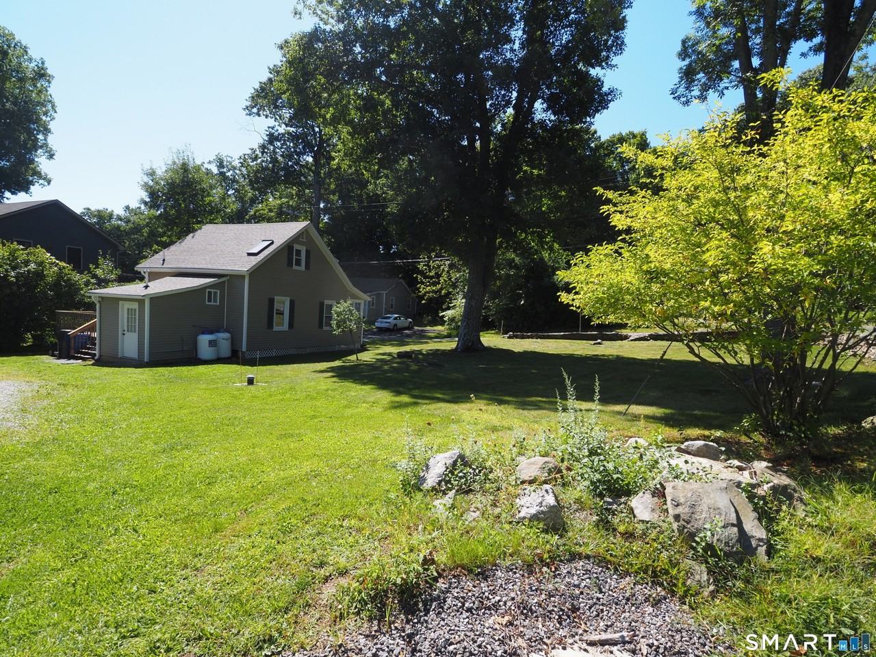 101 Lake Rd - Photo 2 of 25