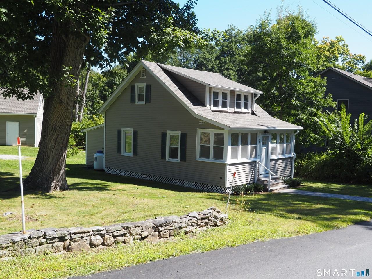 101 Lake Rd - Photo 3 of 25
