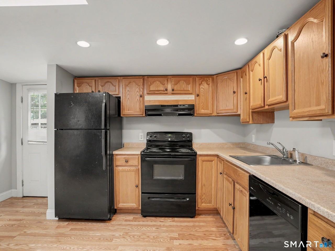 14 Center Ave #1S - Photo 3 of 19