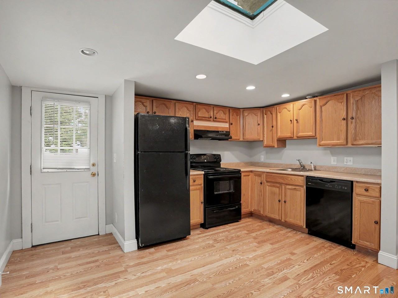 14 Center Ave #1S - Photo 4 of 19