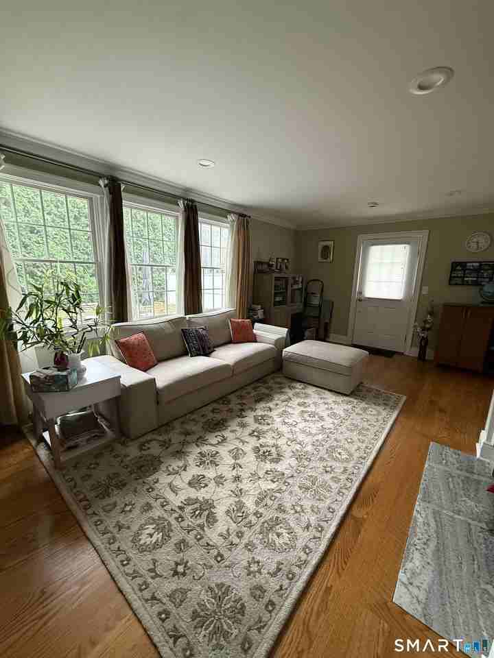 288 Noroton Ave - Photo 4 of 38