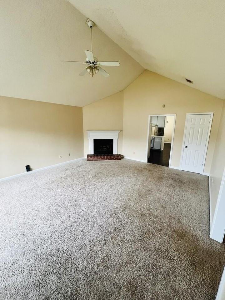 400 Denise St - Photo 2 of 10