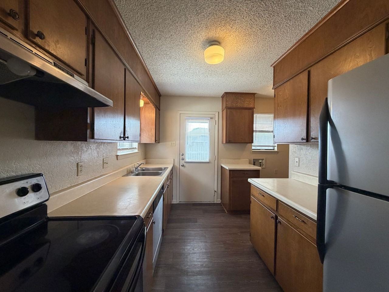 1403 Chapel Creek Rd - Photo 4 of 8