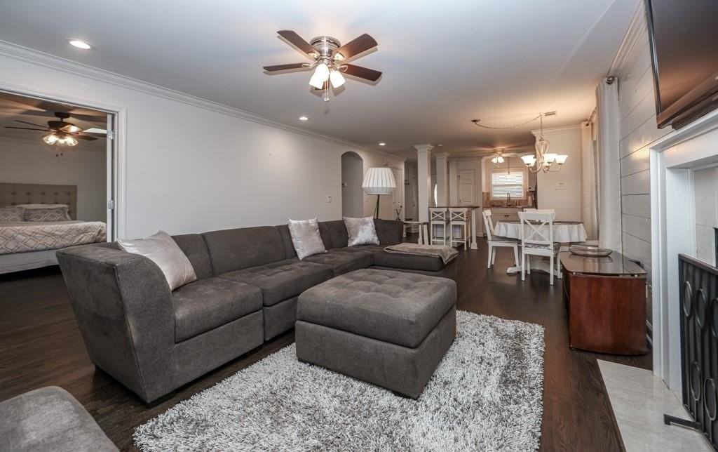 5019 Village Green Way - Photo 5 of 24