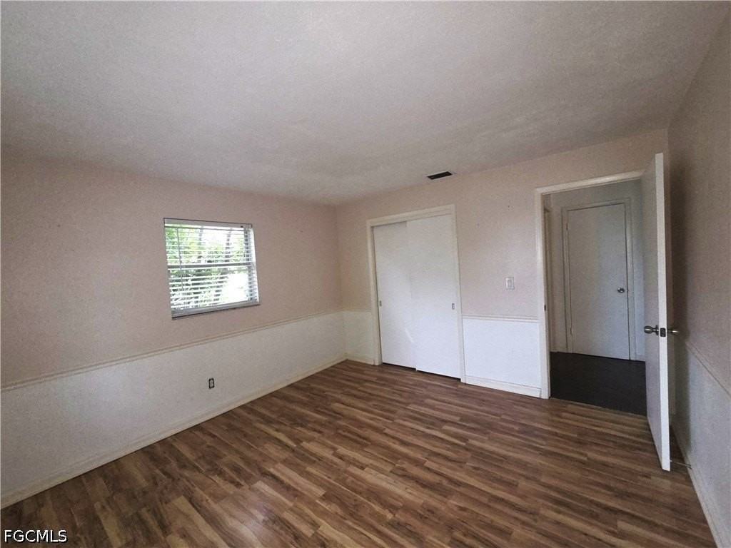 1213 Sw 48th Ter #B - Photo 4 of 21