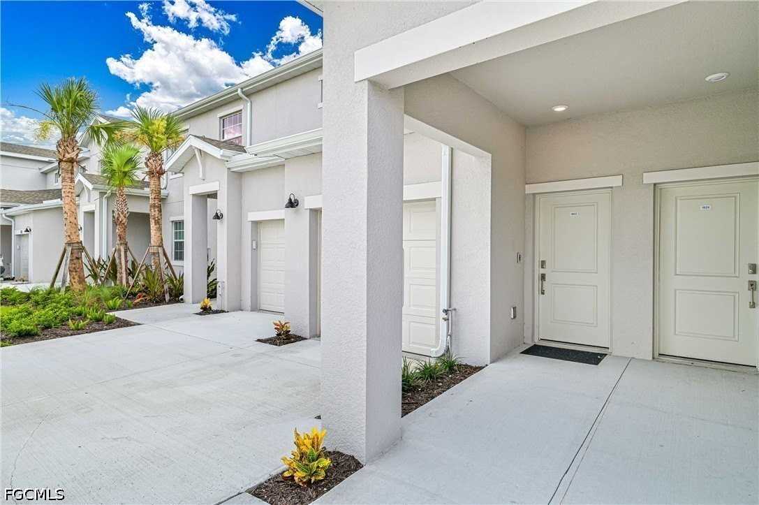 20550 Hazelnut Ct S - Photo 2 of 33