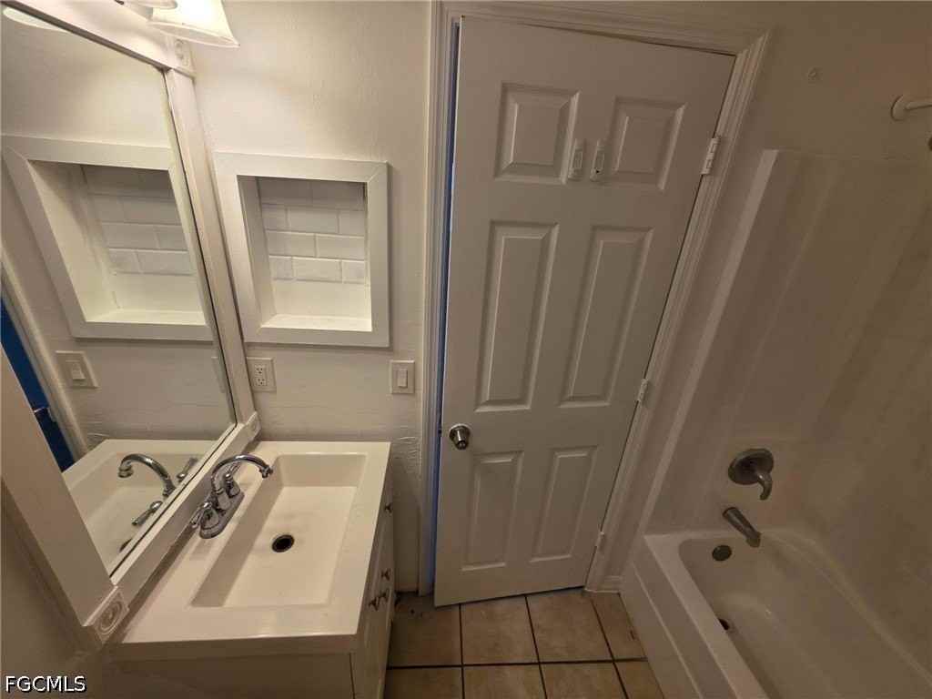 1248 Columbus Blvd #B - Photo 3 of 16