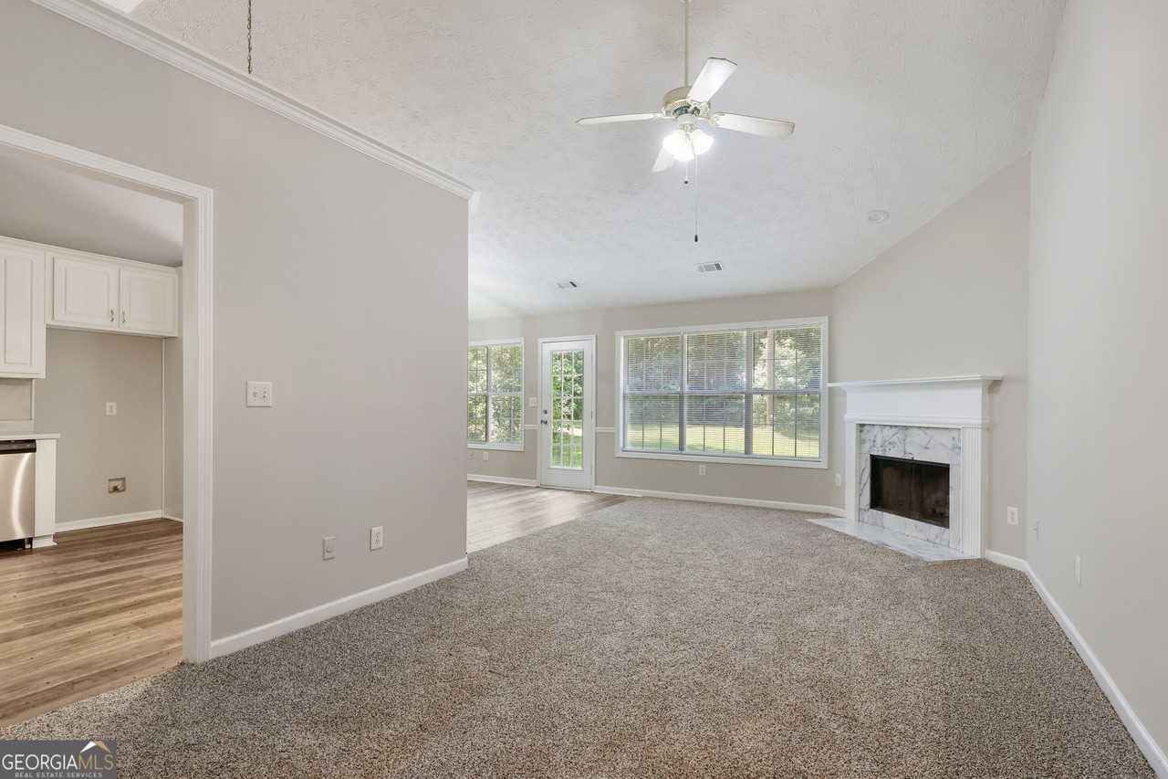 215 Cambridge Way - Photo 2 of 17