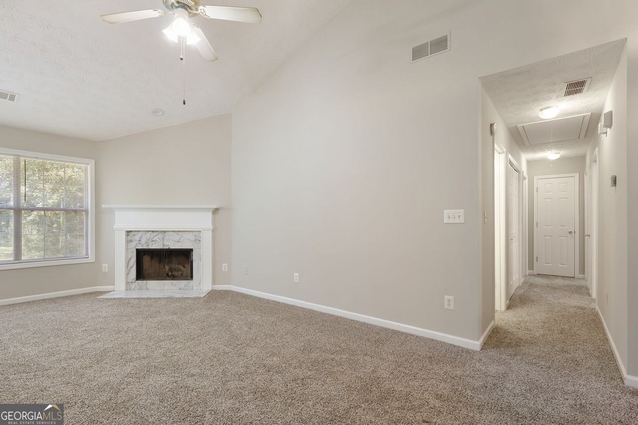 215 Cambridge Way - Photo 3 of 17