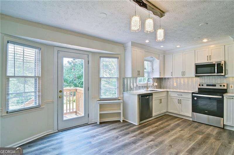 6428 Paradise Point Rd - Photo 3 of 16