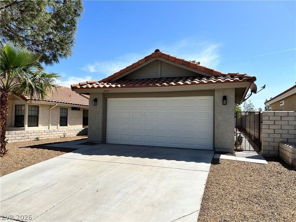 8304 Palmada Dr - Photo 6 of 26