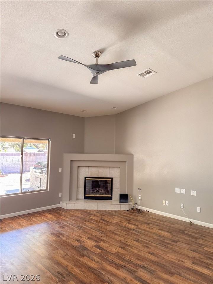1286 Autumn Wind Way - Photo 4 of 17