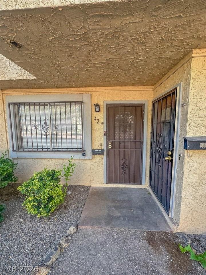 423 Las Casitas Way - Photo 2 of 22