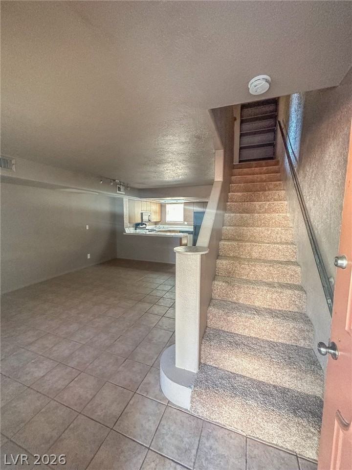 423 Las Casitas Way - Photo 3 of 22