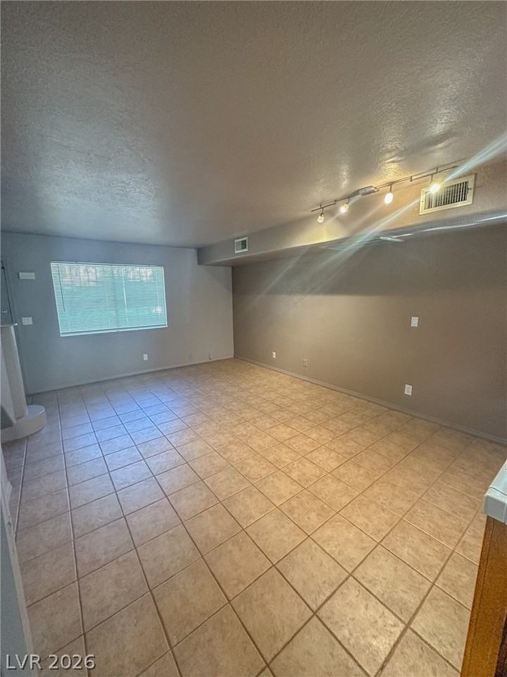 423 Las Casitas Way - Photo 6 of 22