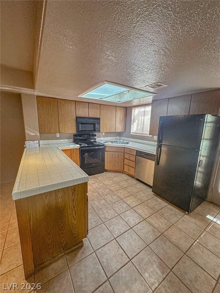 423 Las Casitas Way - Photo 7 of 22