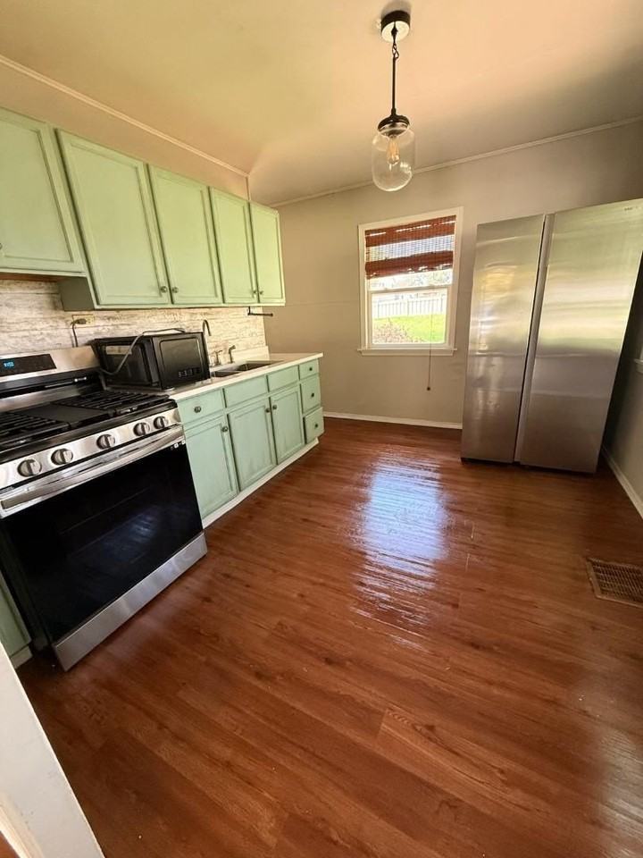 1305 Napoleon St - Photo 3 of 5