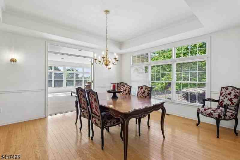 8 Pring Ct - Photo 7 of 31