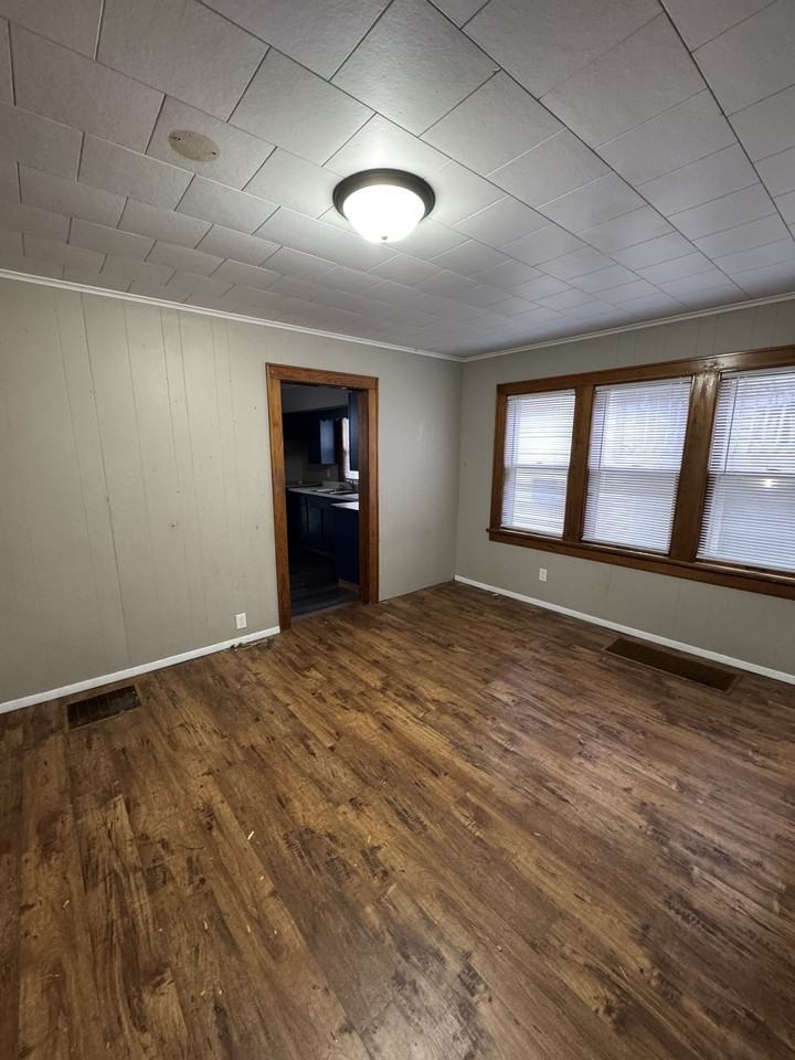 620 Scott Ave #1 - Photo 5 of 7