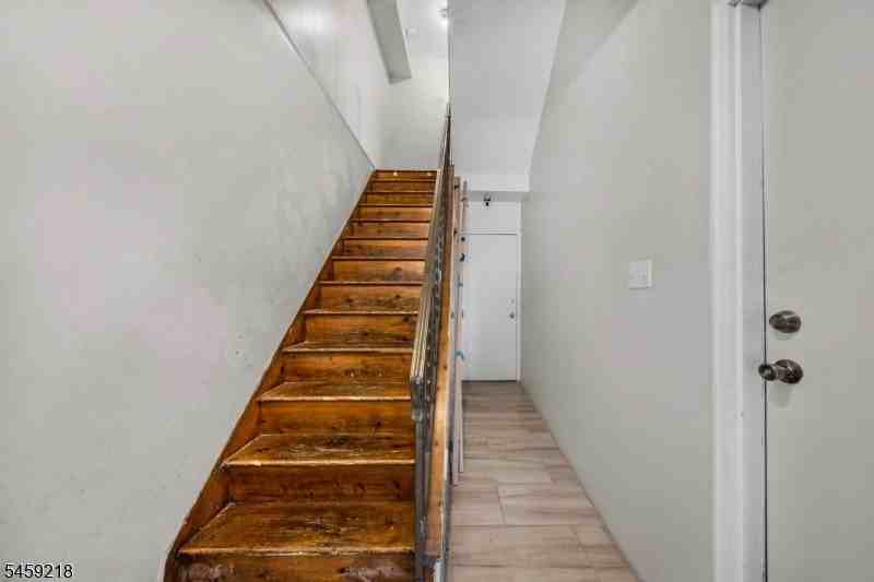 314 Saint Pauls Ave - Photo 4 of 19