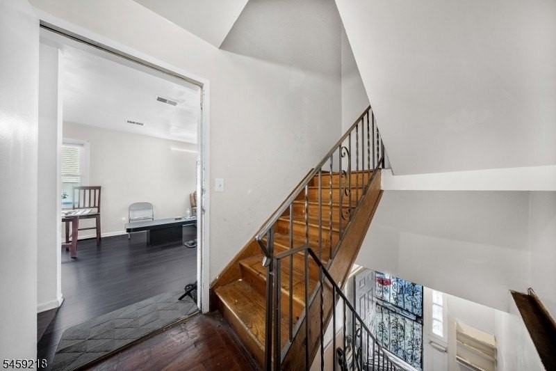 314 Saint Pauls Ave - Photo 5 of 19