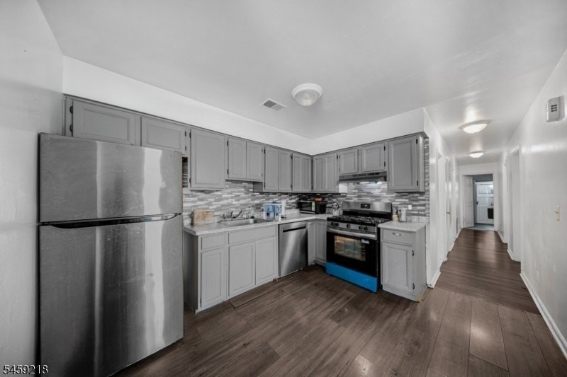 314 Saint Pauls Ave - Photo 2 of 19