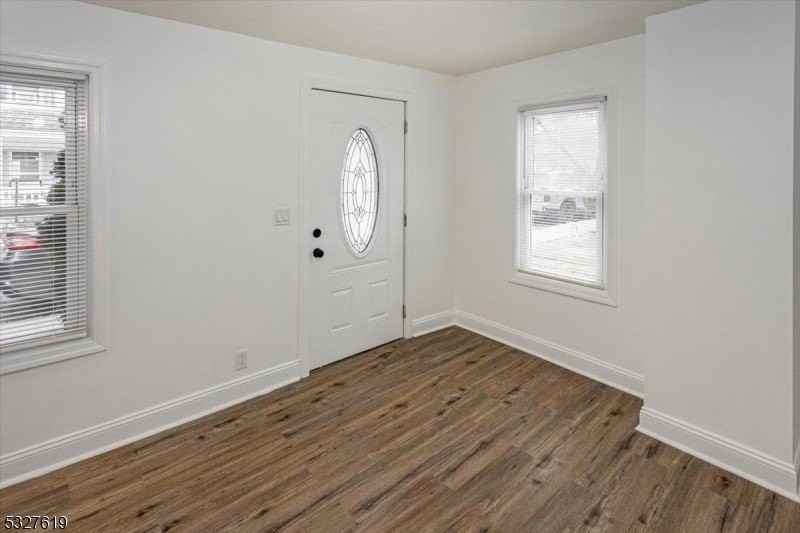 29 Washington St - Photo 4 of 25