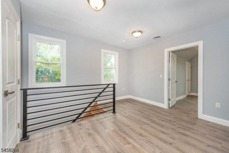 31 Mulberry St - Photo 4 of 12